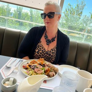 Meet your Posher, Lee-anne